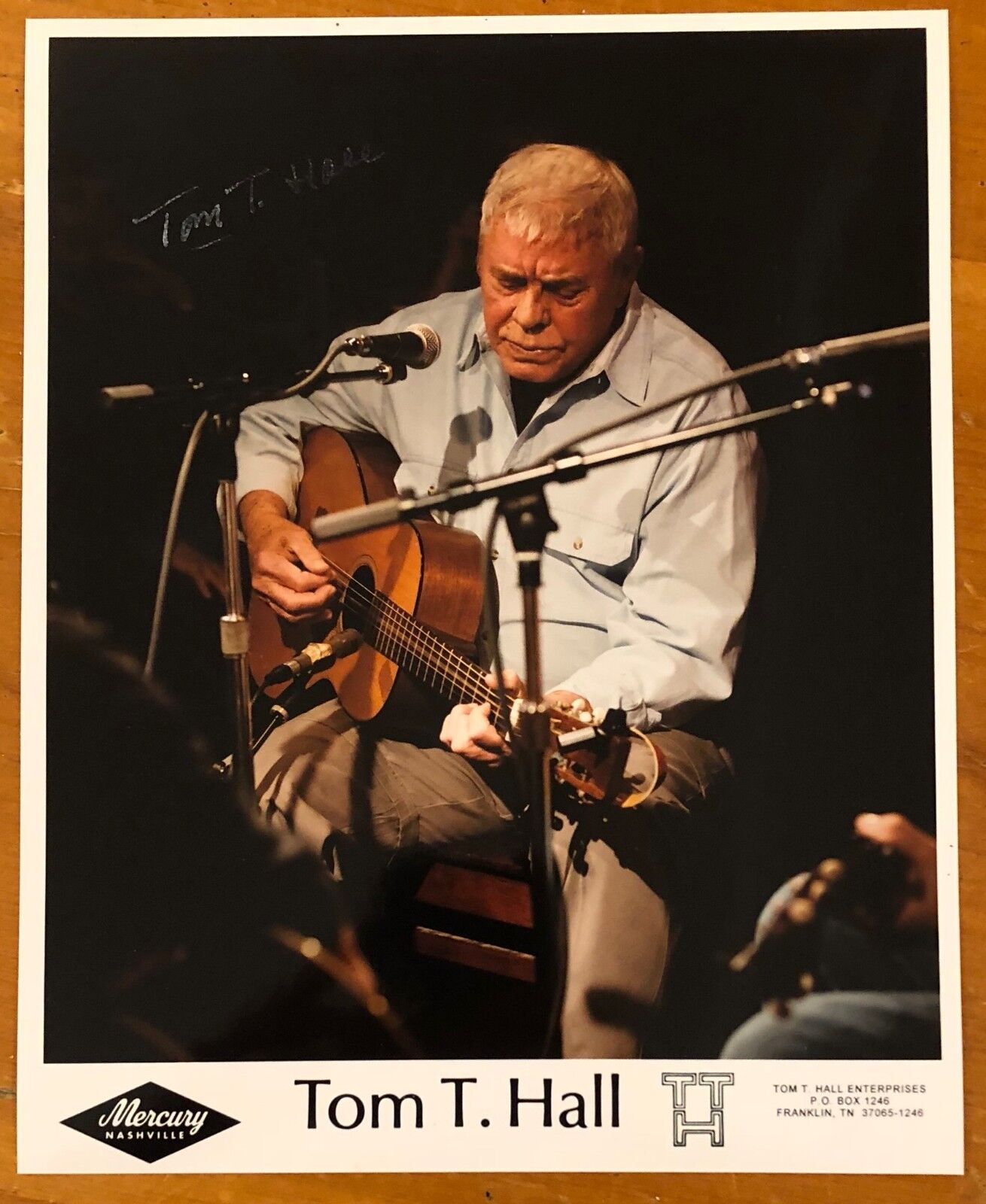 TOM T. HALL , 100% AUTHENTIC AUTOGRAPHED 8\